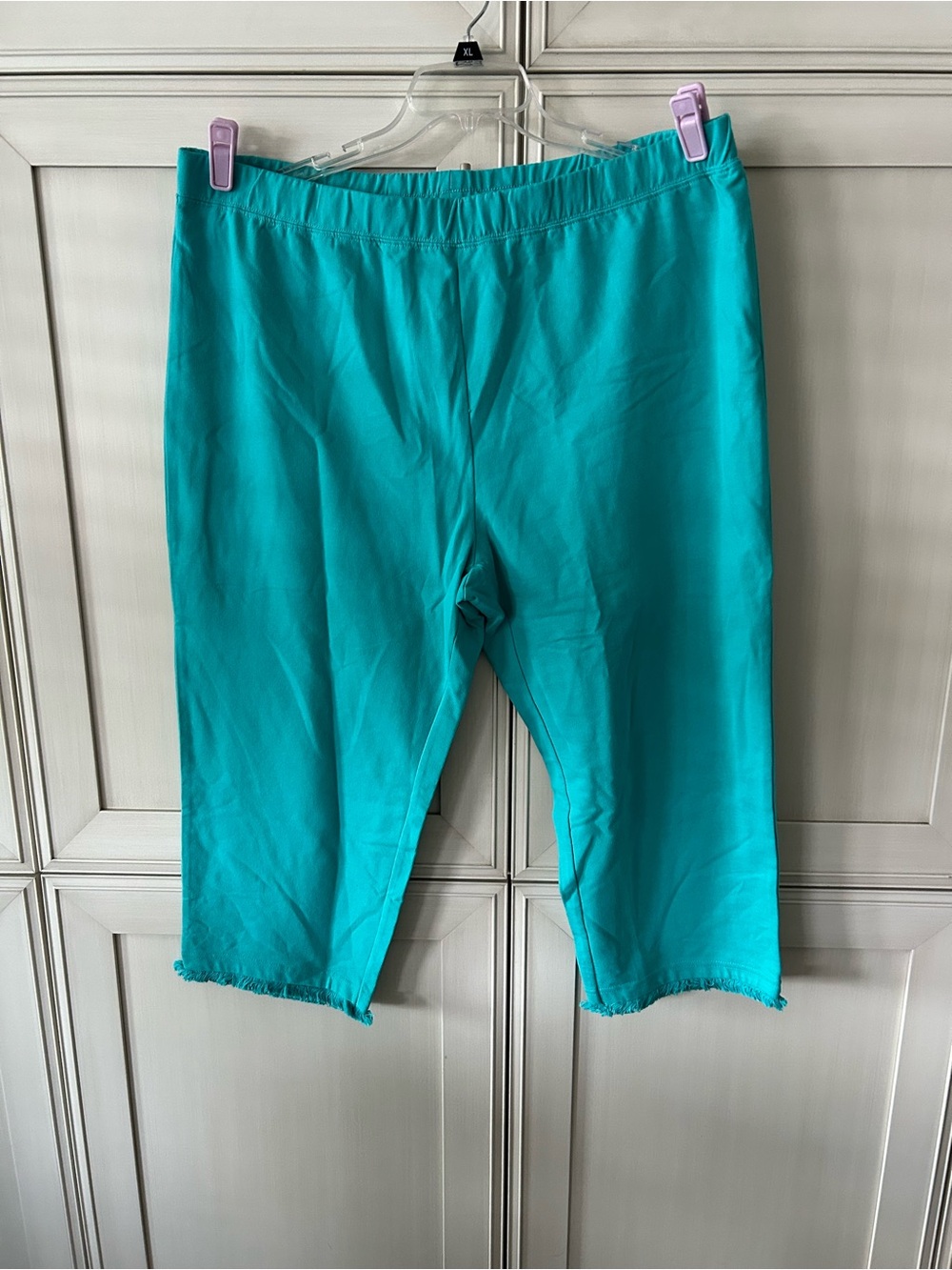 Quacker Factory Bright Turquoise Pull-On Capris